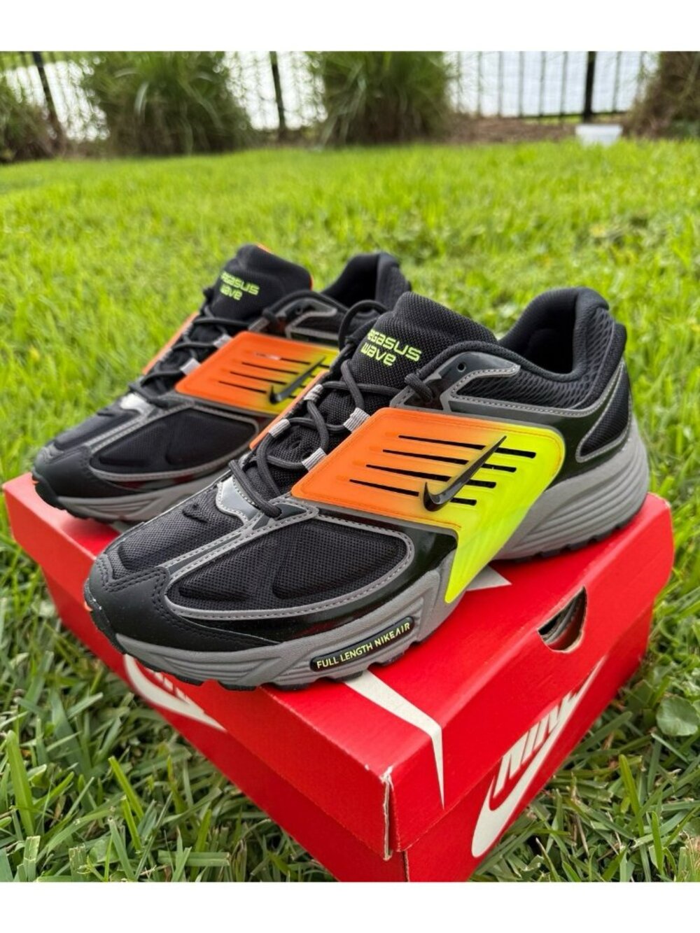 9.5 MEN'S NIKE AIR PEGASUS WAVE IB0612-005 BLACK / VOLT ORANGE SNEAKERS